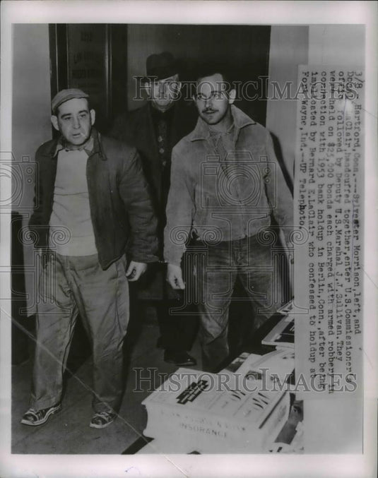 1954 Press Photo Hartford Conn Sylvester Morrison and Dean LaCLair enter - Historic Images