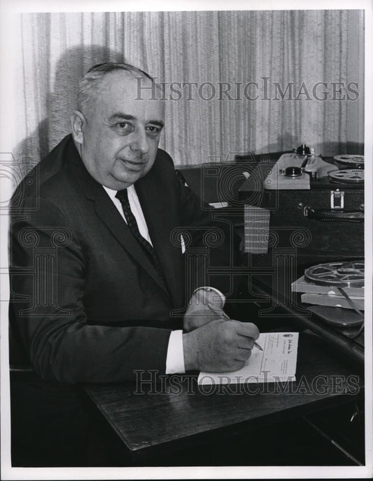 1967 Press Photo Realtor Jack Harlan - Historic Images