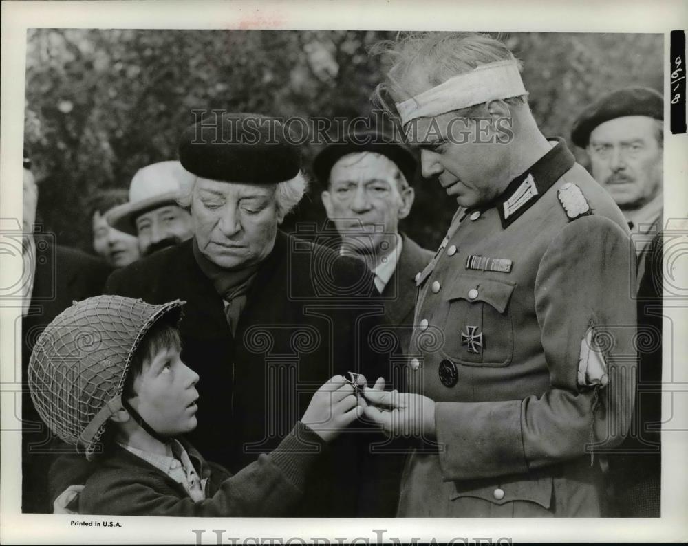 1965 Press Photo &quot;Up From The Beach&quot; - Historic Images