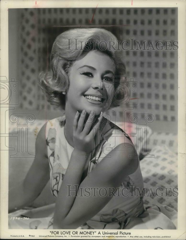 1966 Press Photo Mitzi Gaynor in For Love or Money - cvp21827 - Historic Images