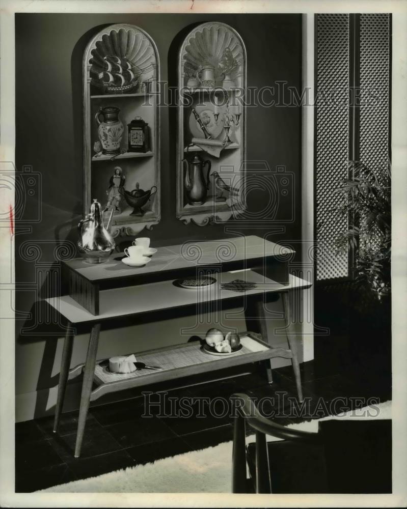 1960 Press Photo Wallpaper with three dimensional look in a home - Historic Images