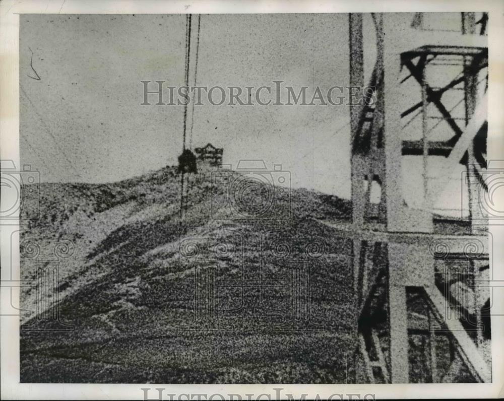 1943 Press Photo Cable Car access to Mussolini's prison Campo Imeratore - Historic Images