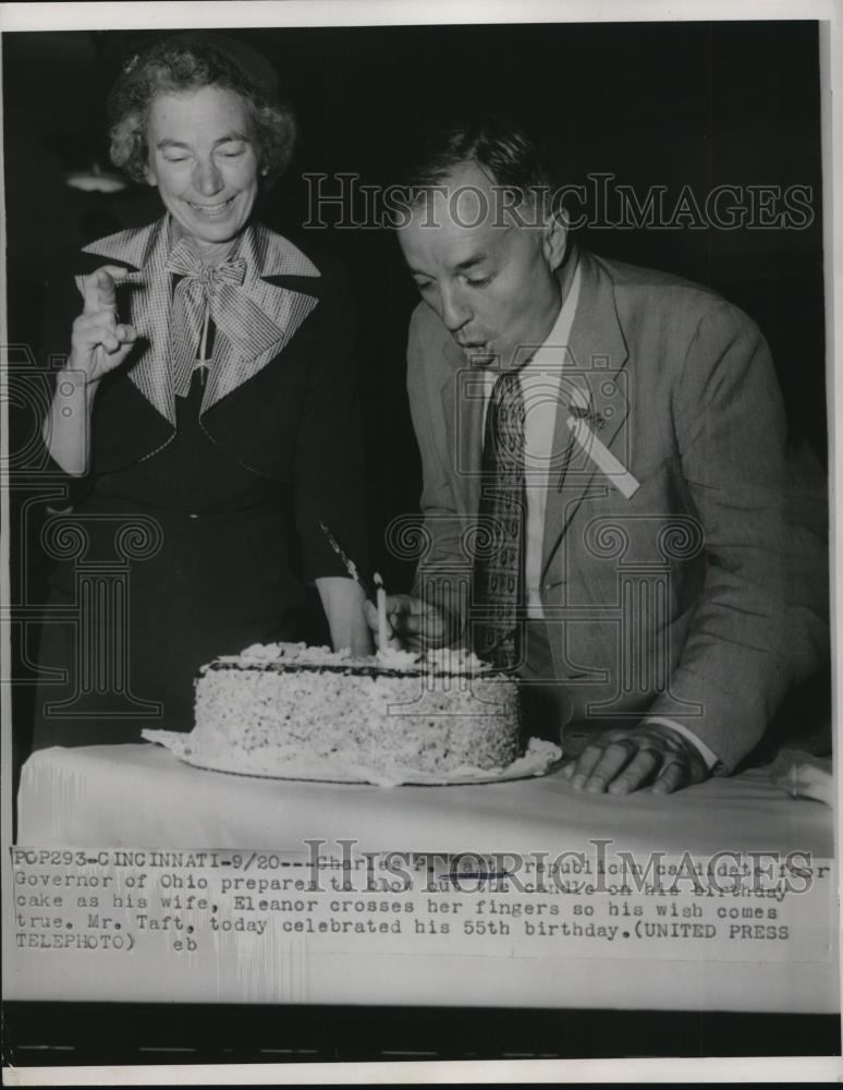 1952 Press Photo Cinncinati OhioCharles P Taft candidate for Gov &amp; wife - Historic Images