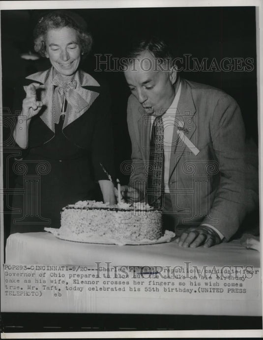 1952 Press Photo Cinncinati OhioCharles P Taft candidate for Gov & wife - Historic Images