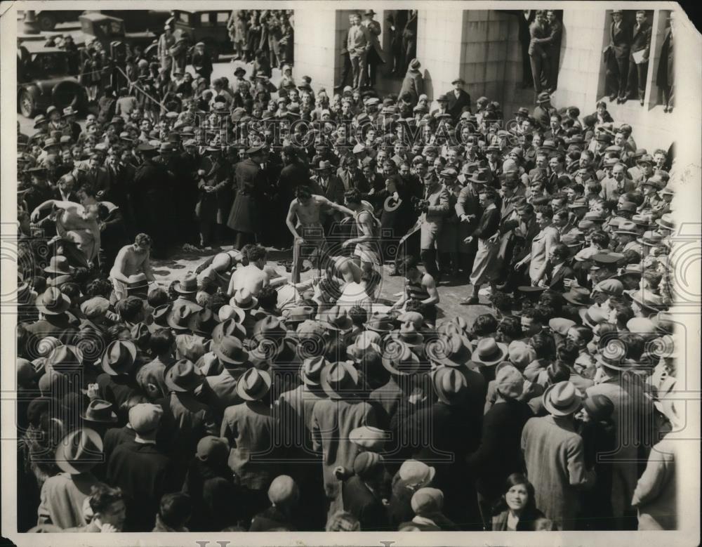 1930 Press Photo Temple Univ annual flour fight frosh vs Sophmores - Historic Images