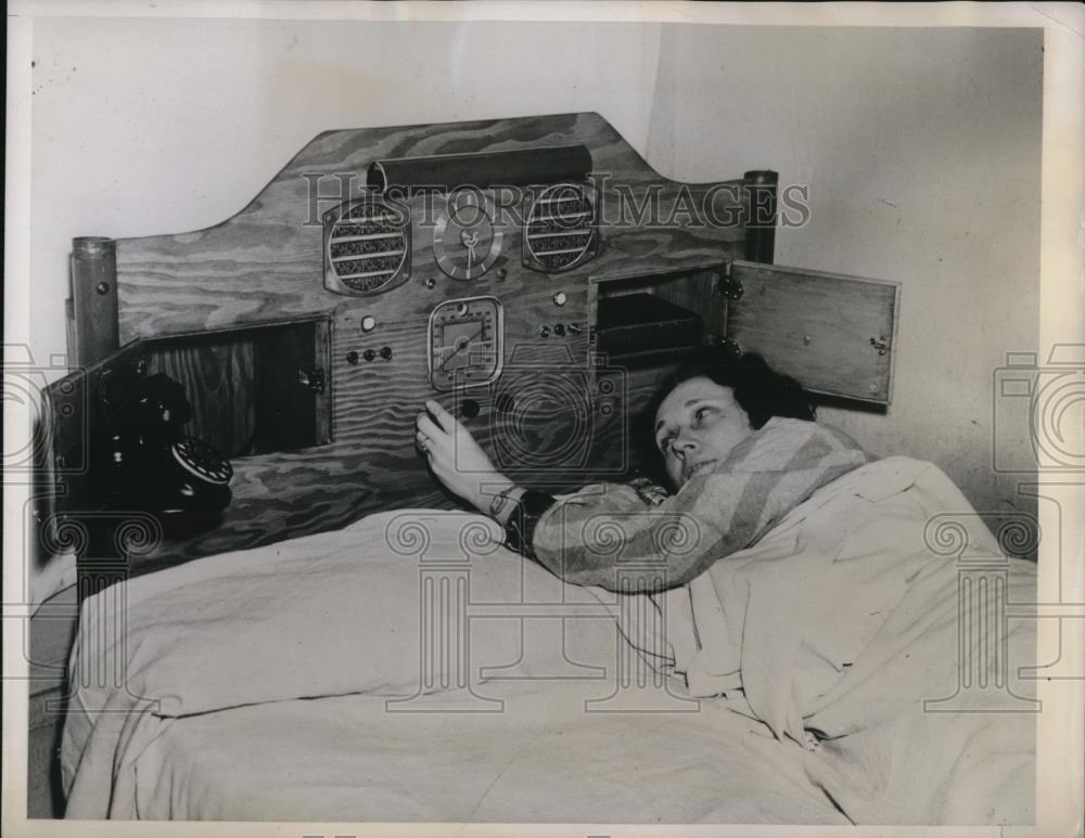 1938 Press Photo Miss Luna Smith, Models Frank Hasencamp Headboard Invention - Historic Images