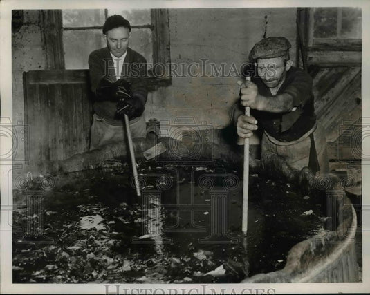 1938 Press Photo The process of carbonization - Historic Images