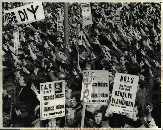 1975 Press Photo Language Problem in Belgium - Historic Images