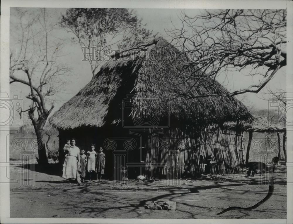 1934 Press Photo Typical native dwelling in Nicaragua - Historic Images