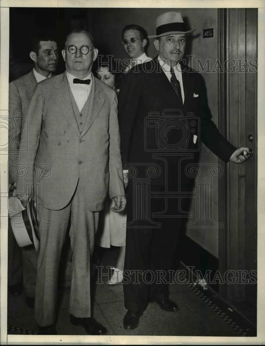 1934 Press Photo Mike Tighe and Edward McGrady Discussing Steel Strike - Historic Images