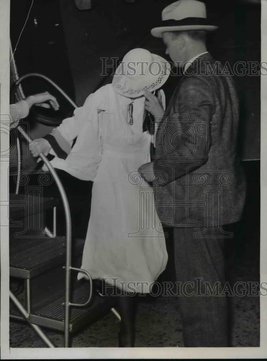 1935 Press Photo Mrs. Walter Bauer, Professor Bauer's wife - Historic Images