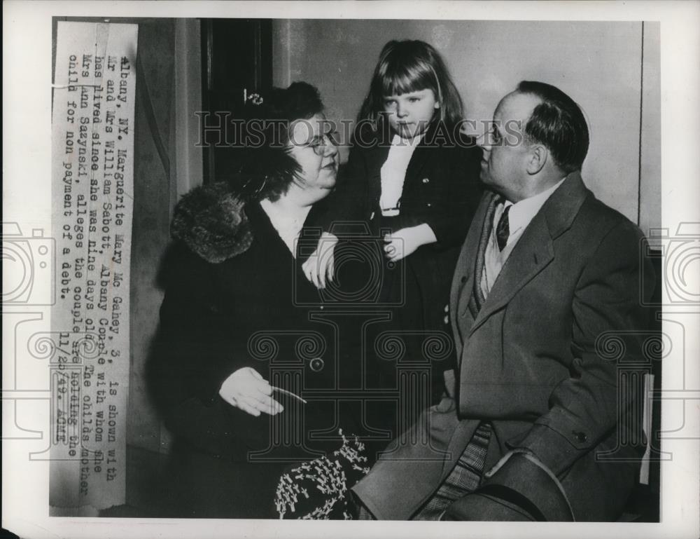 1949 Press Photo Marguerite Mary McGahey with Mr and Mrs William Sabott - Historic Images