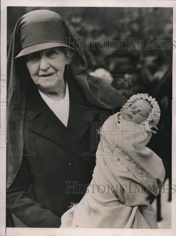 1936 Press Photo Baby Elizabeth Alice Smith christened, daughter Queen&#39;s niece - Historic Images