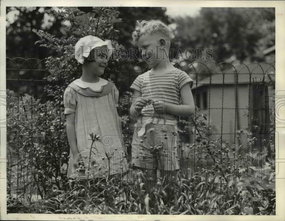 1930 Press Photo Lloyd Passon, Shirley Kobs She loves me, She loves me not - Historic Images