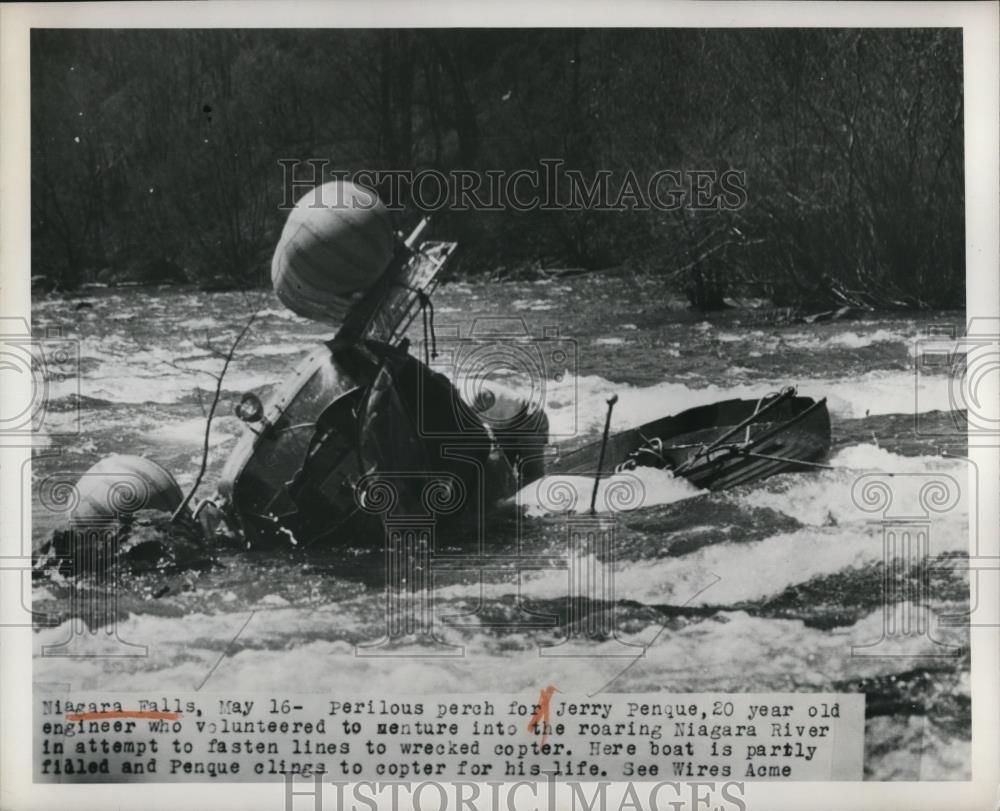 1950 Press Photo Rescue helicopter crashed in river at Niagara Falls NY - Historic Images