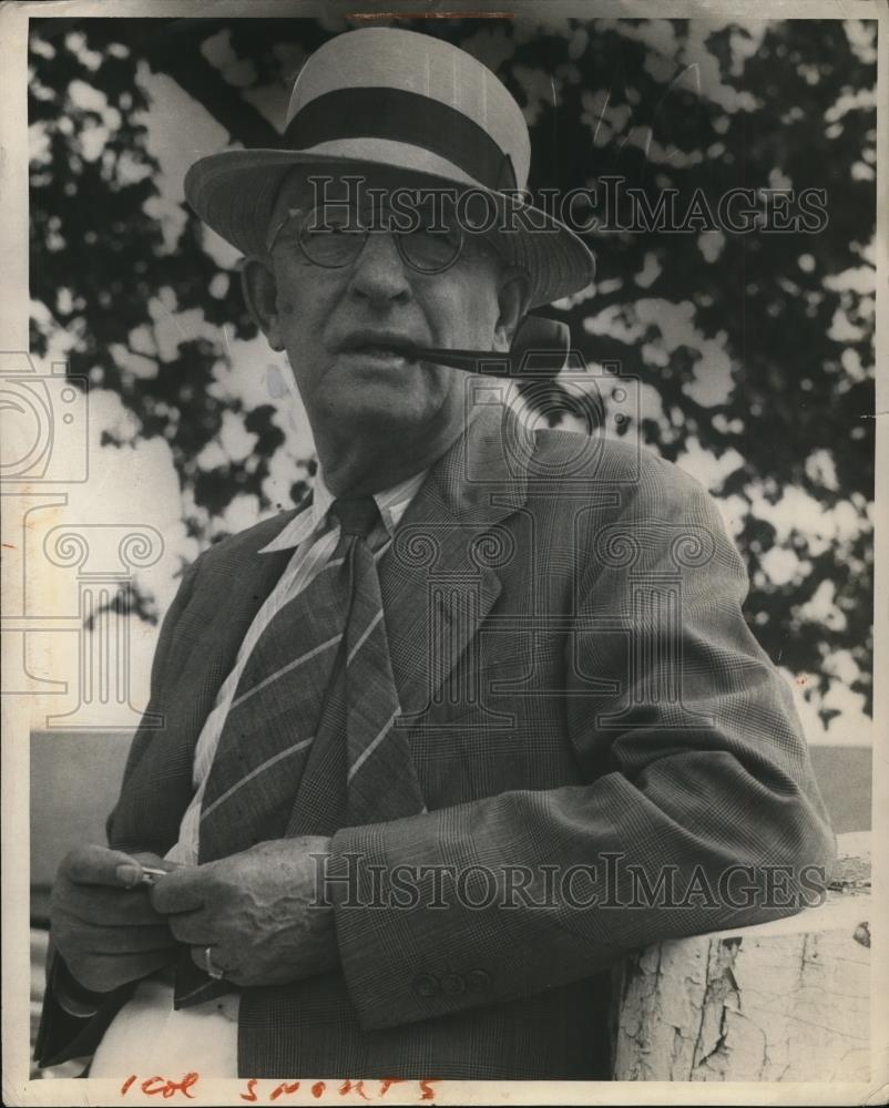 1945 Press Photo Wilhi Dickinson - Historic Images