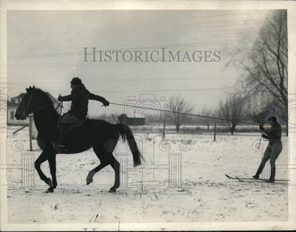 1936 Press Photo Lucille Hiseiadt teacher Lakewood Highschool at Parkers Ranch - Historic Images