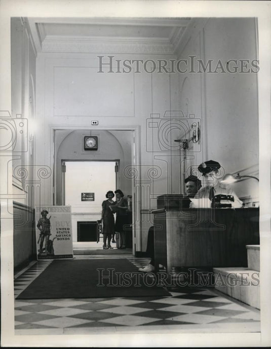 1941 Press Photo The entrance to the Historic Old McLean Residence - Historic Images