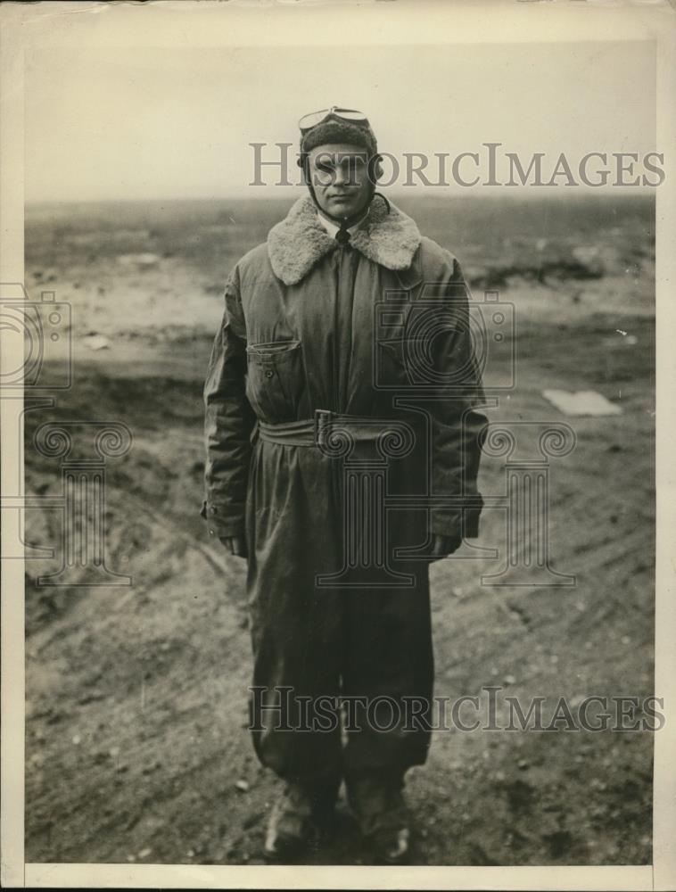 1930 Press Photo Lieutenant G.V. Whittle, of the Construction Corps of the U.S. - Historic Images