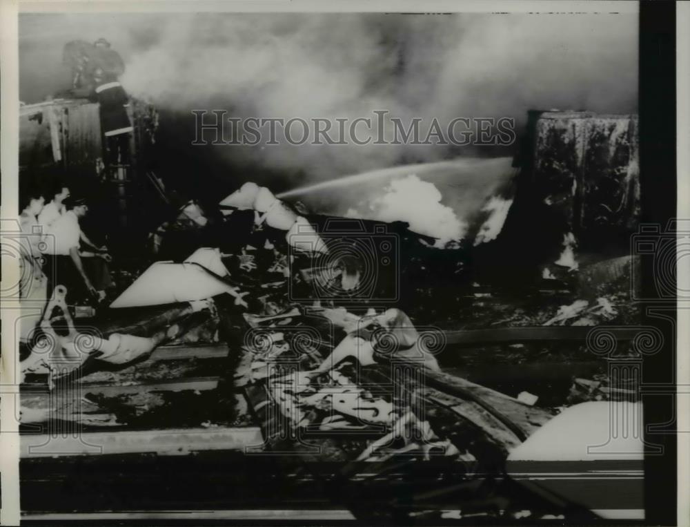 1952 Press Photo U.S. Army Air Corps Transports crashed in air. - Historic Images