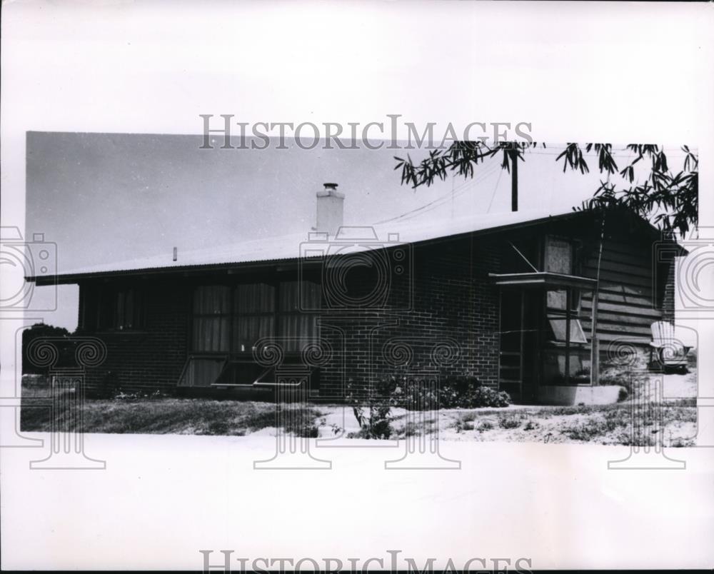 1955 Press Photo Exterior of new farmhouse developed by - Historic Images