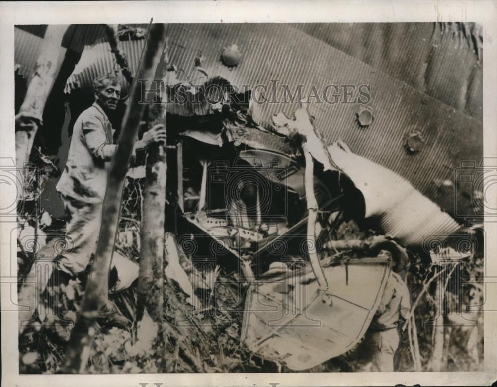 1934 Press Photo Tri-motored transport crashed in the Jungle of Sierra Maestra. - Historic Images