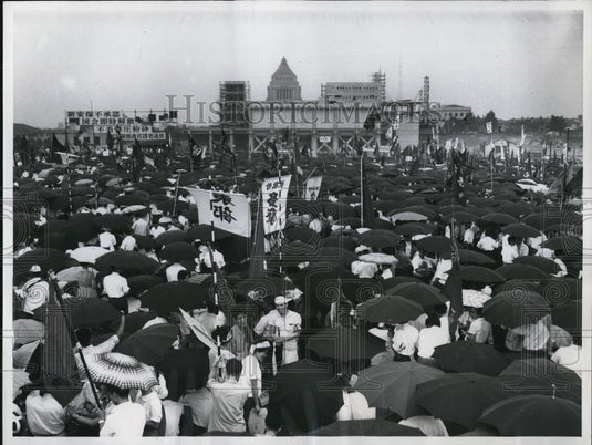 1960 Press Photo of protesters demonstrating against Japans new electoral system - Historic Images