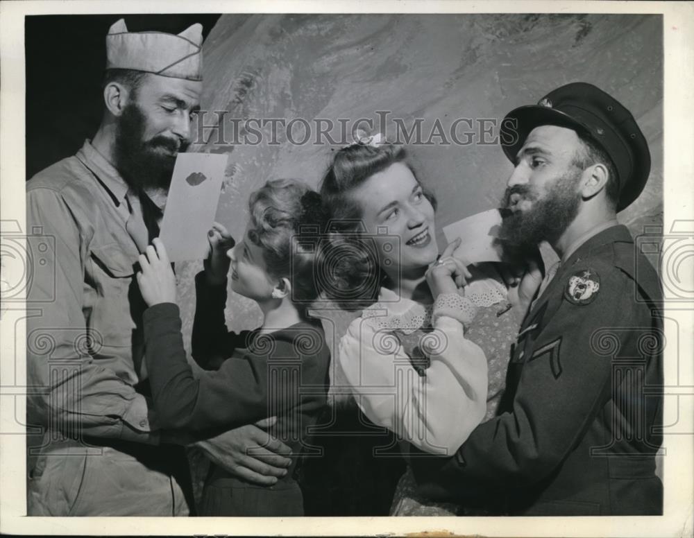 1944 Press Photo B. Vorhis &amp; W. Hackman kiss bearded men W. Mervish &amp; A. Sanders - Historic Images