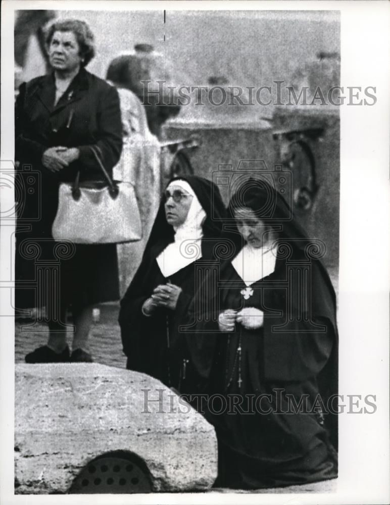 1963 Press Photo Vatican City Italy, Pope John XXIII condition grows worse, pray - Historic Images