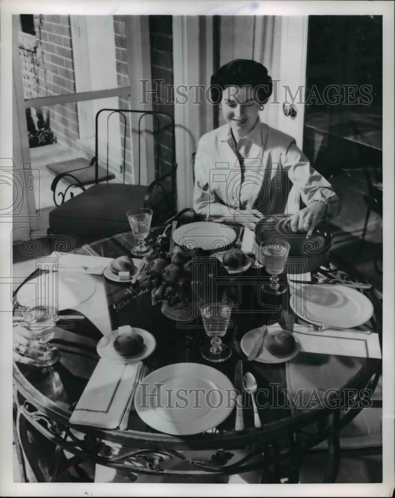 1954 Press Photo Dinnerware and cookware - Historic Images