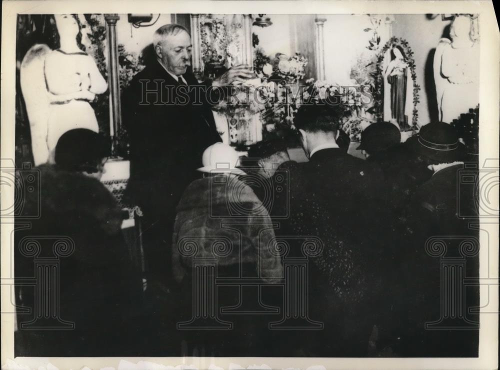 1935 Press Photo Eugene S Champagne Alleged Healer Chicopee Massachusetts - Historic Images