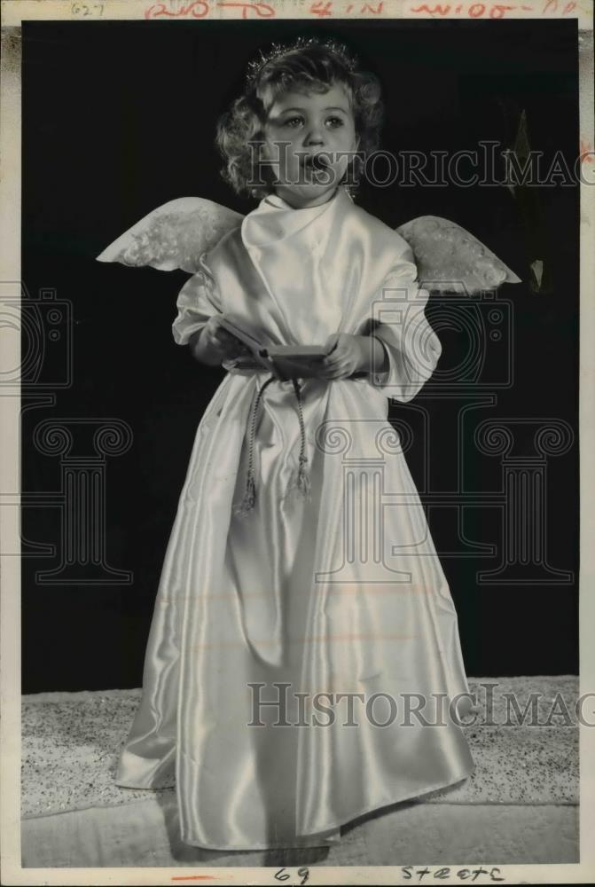 1955 Press Photo Christmas angel played by Karen Jones - Historic Images