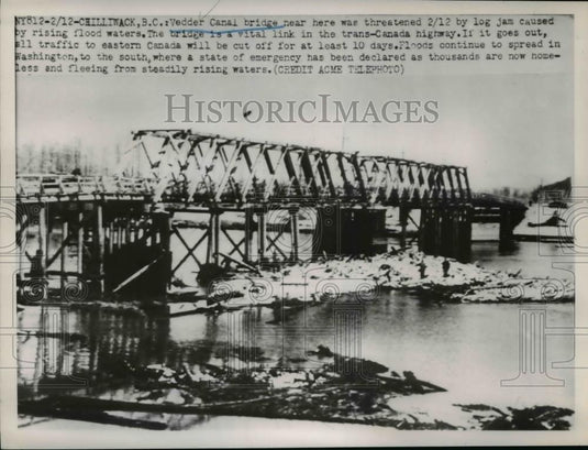 1951 Press Photo Chikkiwack Canada Vedder Canal bridge threatened by log jam - Historic Images