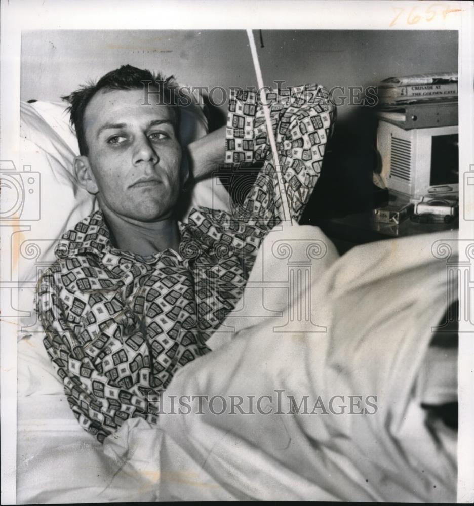 Press Photo Billy Smith, struck by huge metal beam to his leg - Historic Images