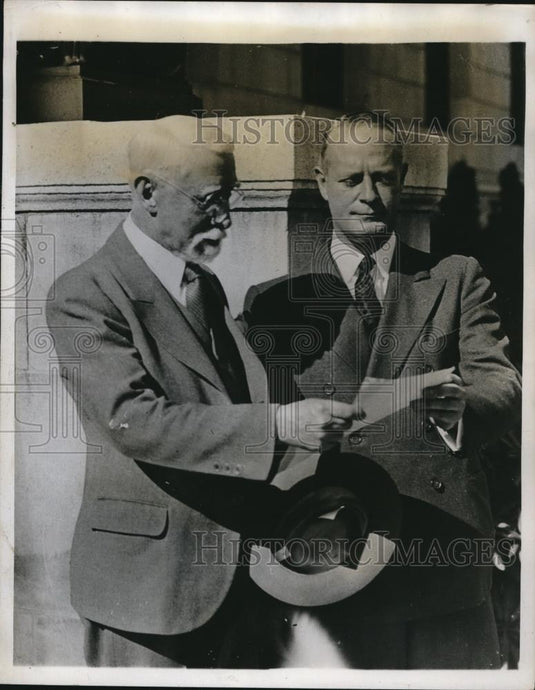 1934 Press Photo Baron R Lewis NY writung expert & James Fawcett atty - Historic Images