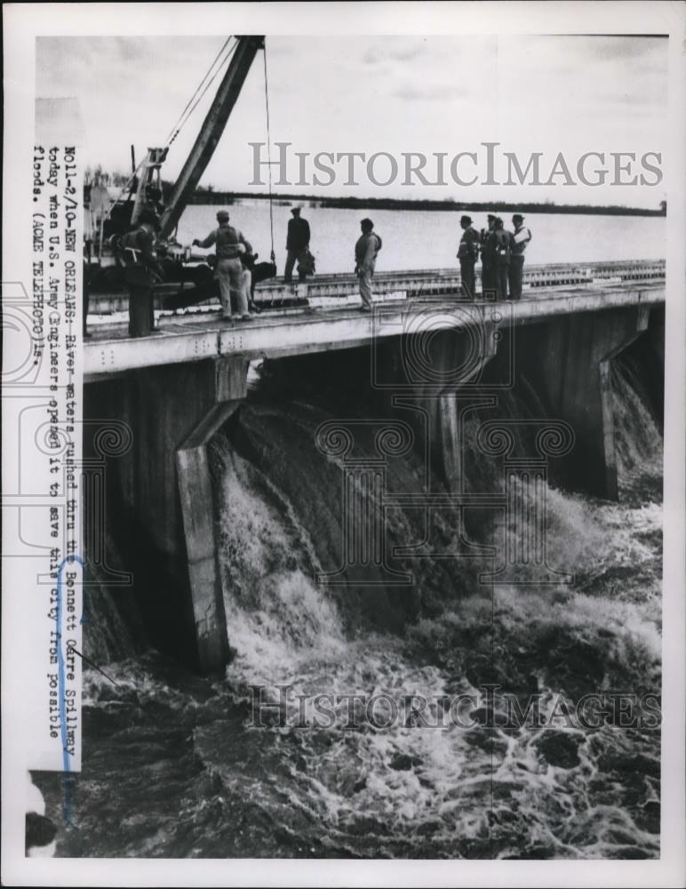 1950 Press Photo River waters released from Bonnett Carre Spillway - Historic Images