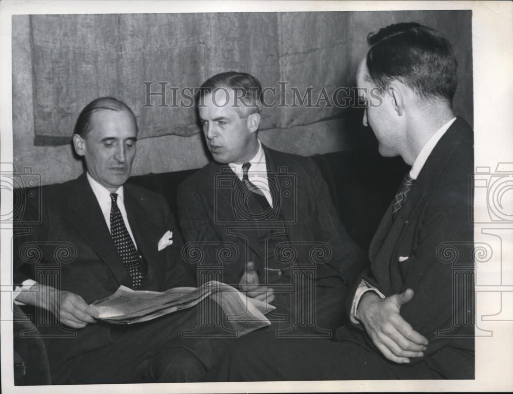 1946 Press Photo Press Conference in Vassar Alumni House Dr Stoyan Gavrilovic - Historic Images