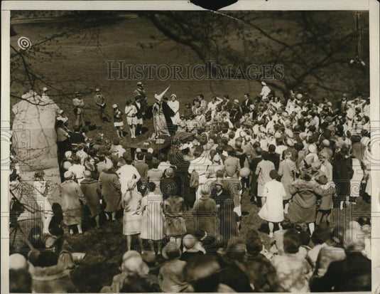 1930 Press Photo Freshman and Sophomores at May Festival at Wellesley College. - Historic Images
