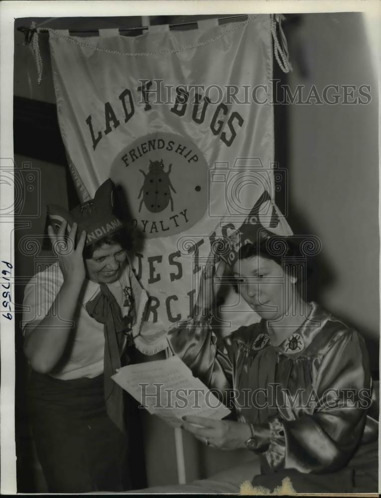 1941 Press Photo Philadelphia Pa VFW auxillary Mrs B Harper, Mrs R Myers - Historic Images