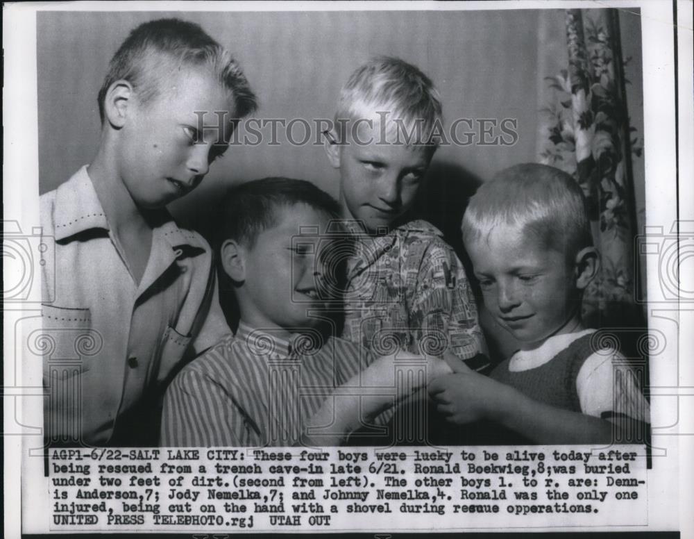 1956 Press Photo 4 boys lucjy to be alive after being rescued from a trench cave - Historic Images