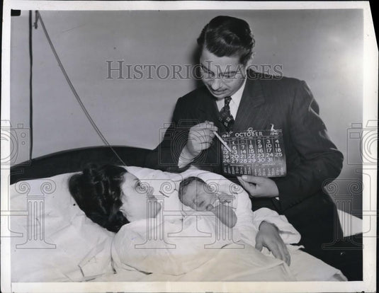 1941 Press Photo Cleveland Mr & Mrs Lloyd Meyers a7 baby Donna Mae - Historic Images