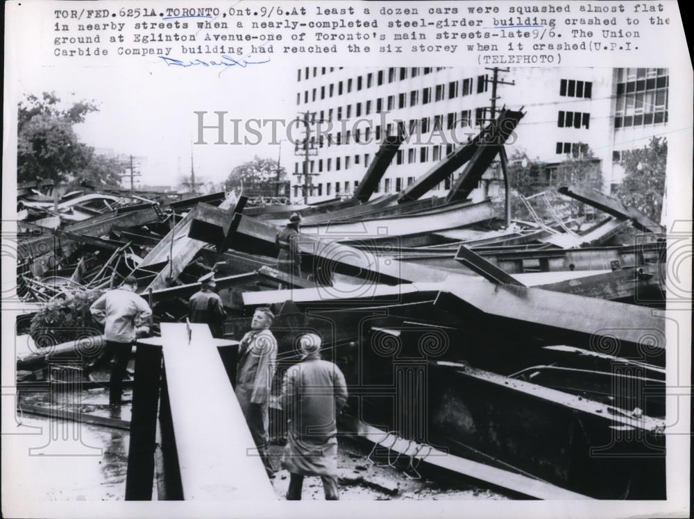 1958 Press Photo Toronto Canada Union Carbide bldg collapsed - Historic Images