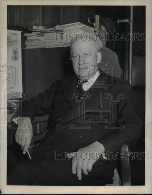 1943 Press Photo C.G. Swebiligs, Pres. of the Dixwell Corporation - Historic Images