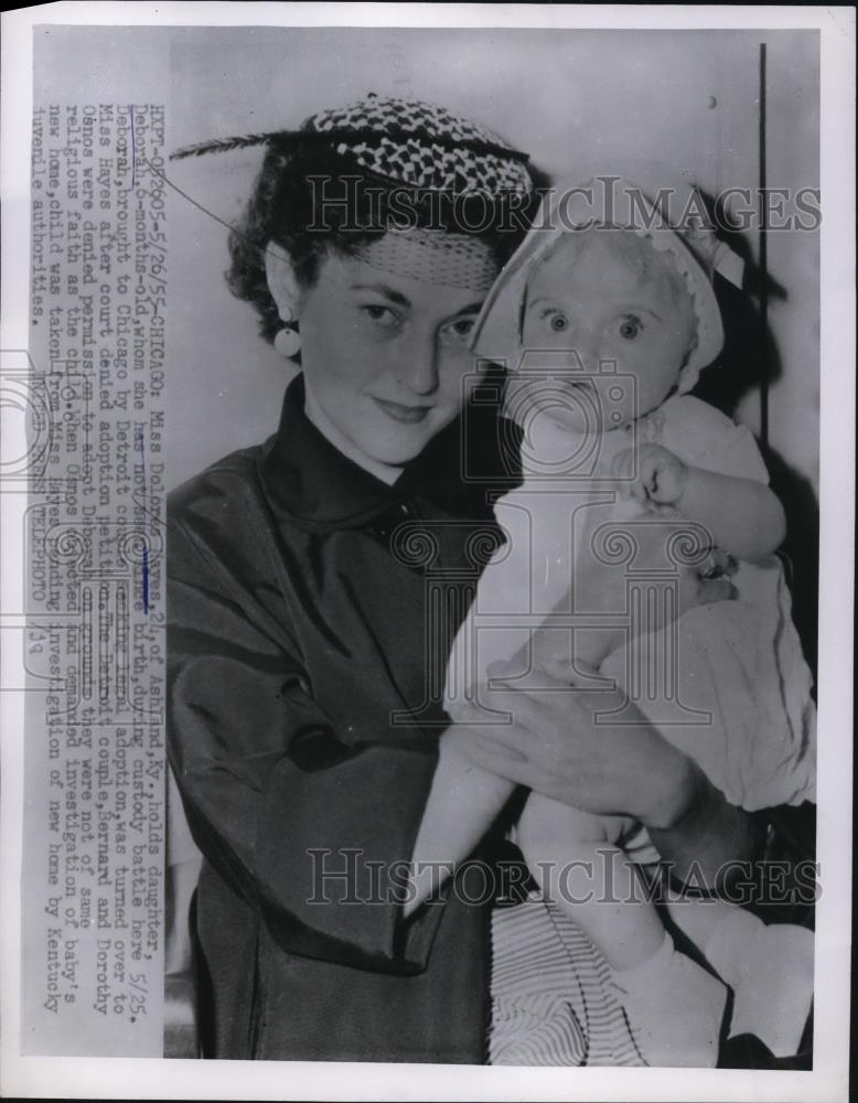 1955 Press Photo Miss Dolores Hayes with daughter Deborah. - Historic Images