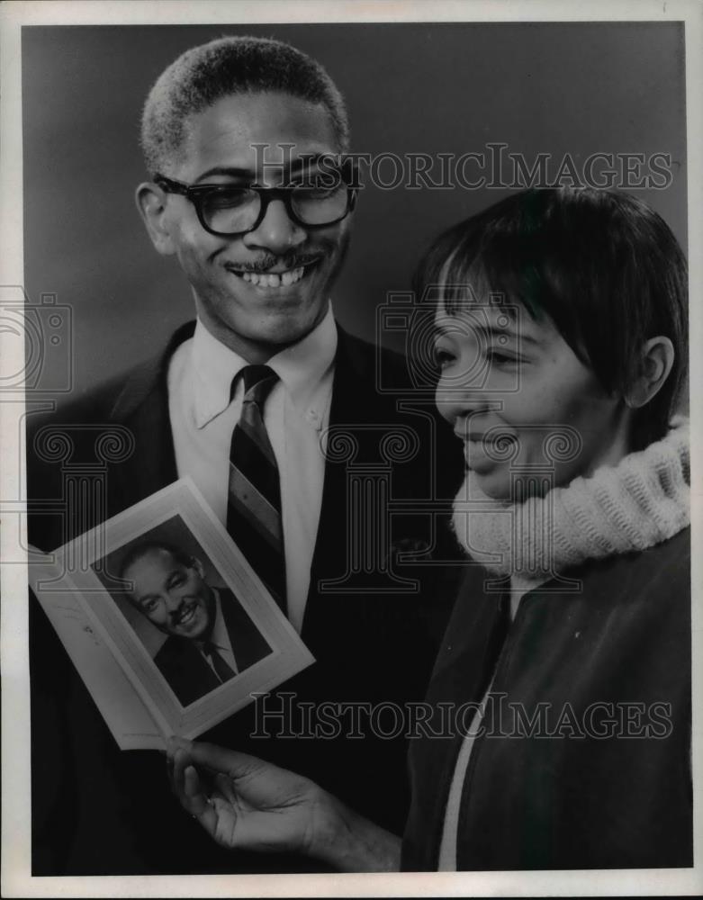 1968 Press Photo Nathaniel Young &amp; Margaret Carter of United Negro College Fund - Historic Images