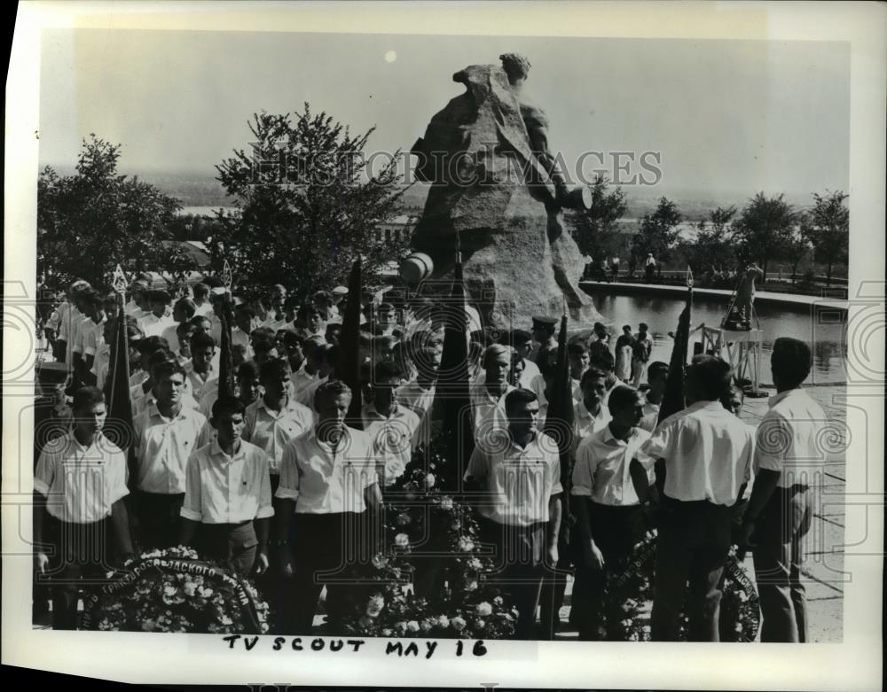 1969 Press Photo Russian draftees take oath of service - Historic Images