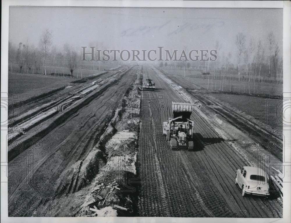 1958 Press Photo The Expressway of the Sun, the biggest road building job in - Historic Images