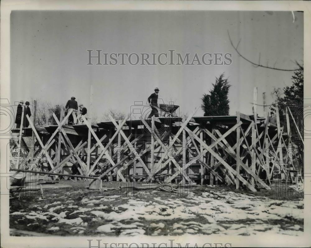 1937 Press Photo Concrete drting process with quick mods at Bethesda Md - Historic Images