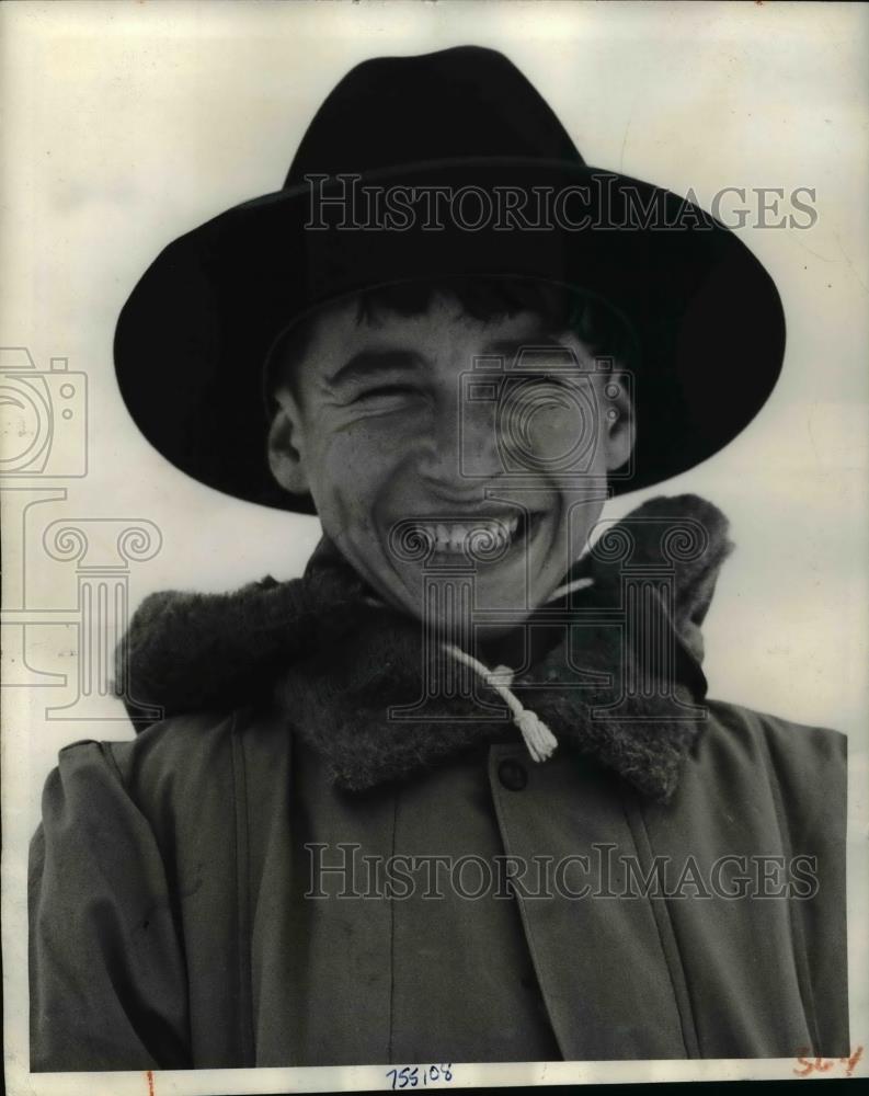 1945 Press Photo to help GIS at the Air Transport Command Base Goose Bay - Historic Images