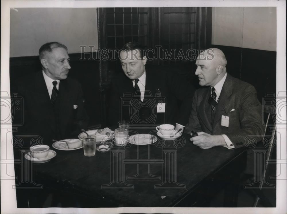 1938 Press Photo Dr. Thomas S. Gates, President of the University of - Historic Images